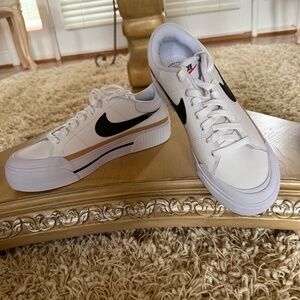 New Women’s Nike Court Legacy Lift Hemp Leather Lightweight Platform Trendy Sz 9